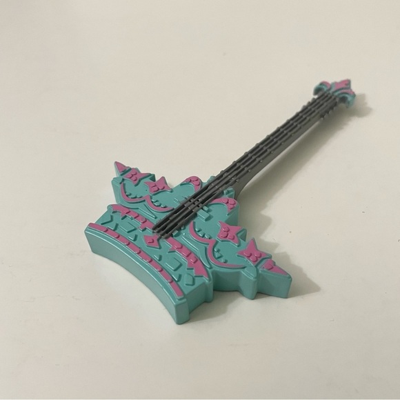 Moxie Girlz Sophina Jammaz Jammin Sleepover Crown Guitar Doll Accessory - Picture 4 of 10